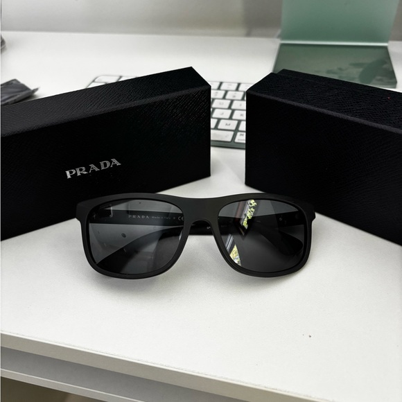 Prada Elegant Black Eyewear - Picture 1 of 2